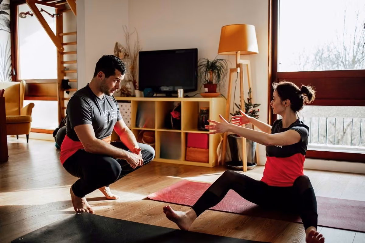 Coach sportif à domicile en Essonne : explication de la position avant l'exercice